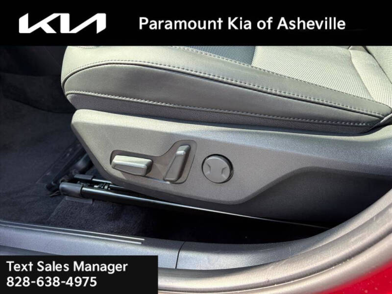 2025 Kia Niro EX