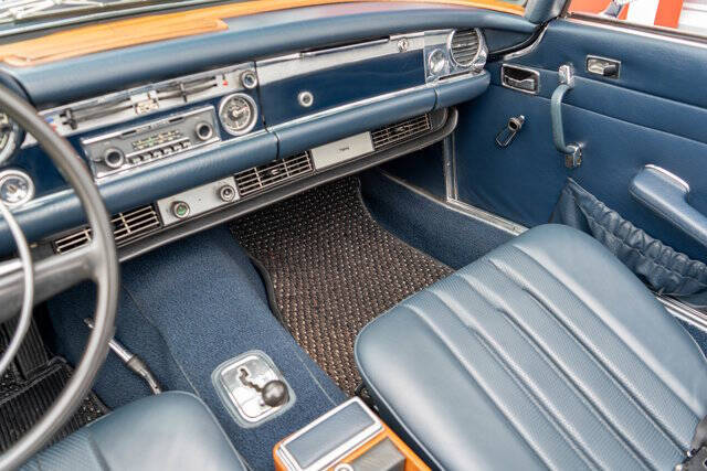 1971 Mercedes-Benz 280-Class 17