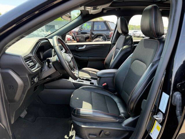 2025 Ford Escape Hybrid ST-Line