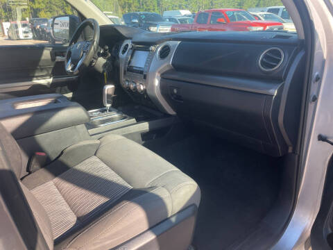 2017 Toyota Tundra SR5