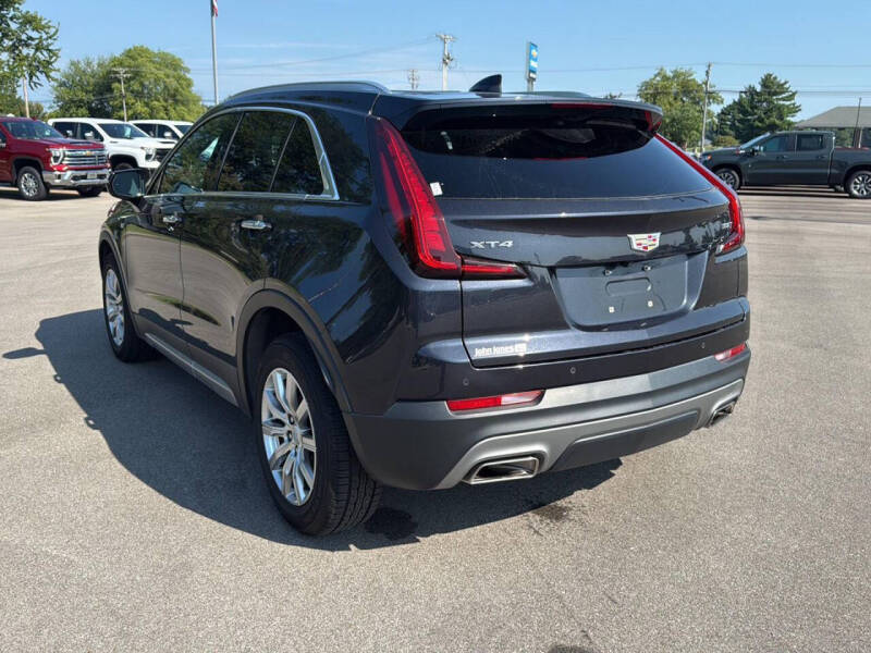 2023 Cadillac XT4 Premium Luxury