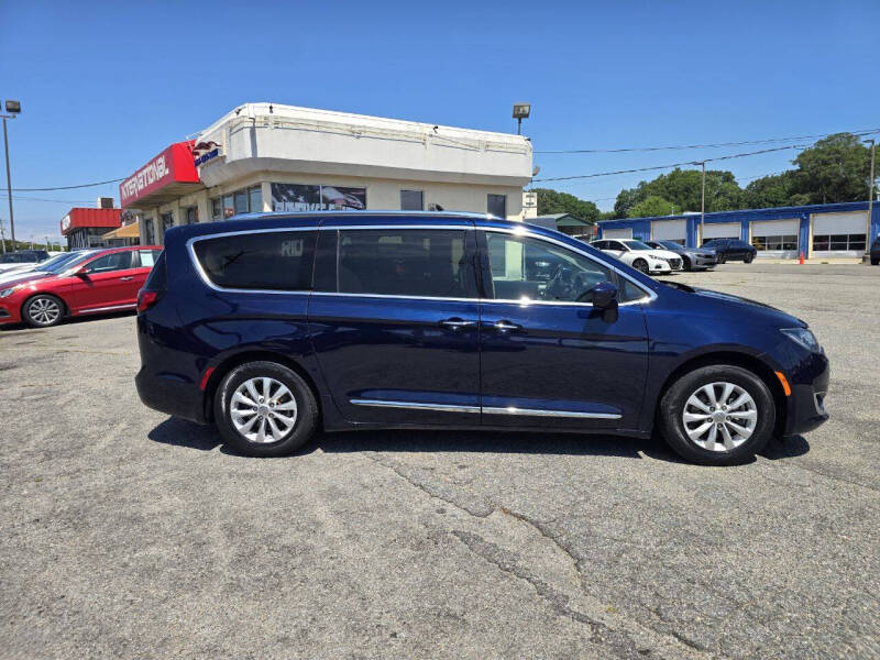 2019 Chrysler Pacifica Touring L