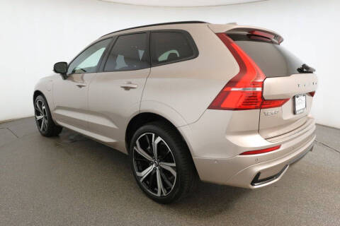 2025 Volvo XC60 T8 Ultra Dark Theme