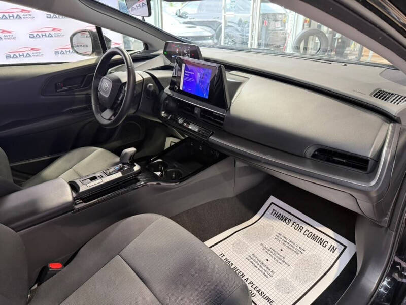 2025 Toyota Prius LE