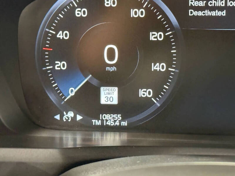 2019 Volvo XC90 T6 Momentum