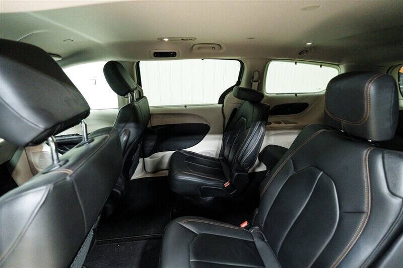 2017 Chrysler Pacifica Touring Plus