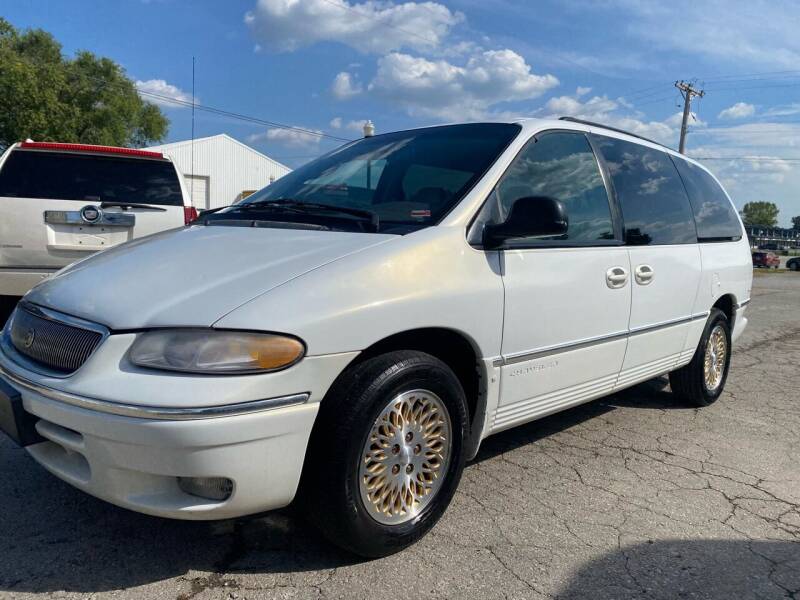 1997 Chrysler Town and Country for sale in Grain Valley, MO