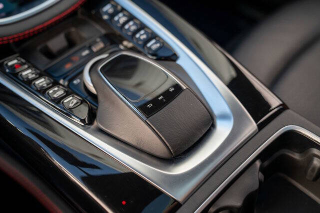 2021 Aston Martin DBX 26