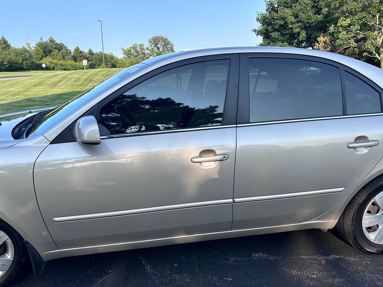 2009 Hyundai SONATA for sale at Genuine Motors in Schaumburg, IL