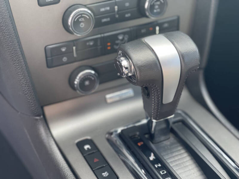 2010 Ford Mustang V6 Premium