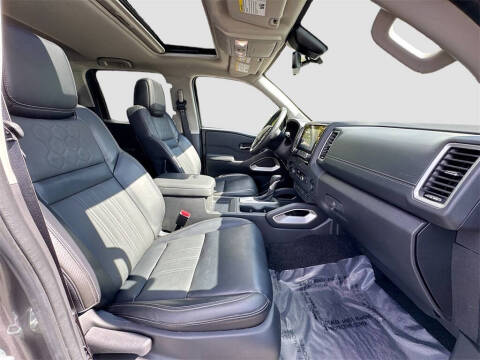 2024 Nissan Frontier SL