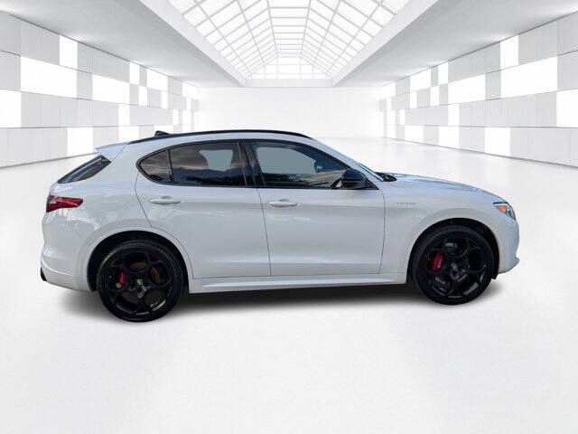 2023 Alfa Romeo Stelvio Veloce