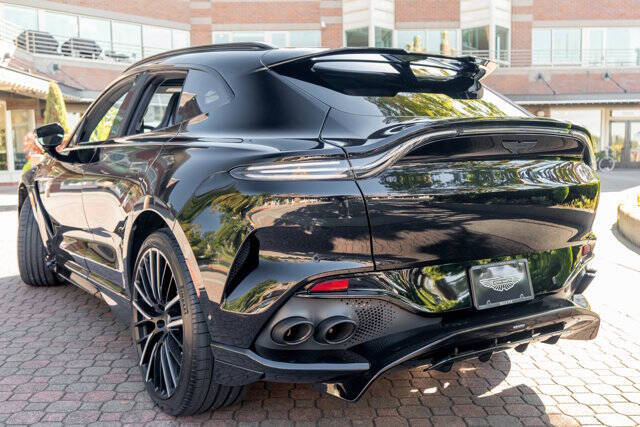 2025 Aston Martin DBX 707