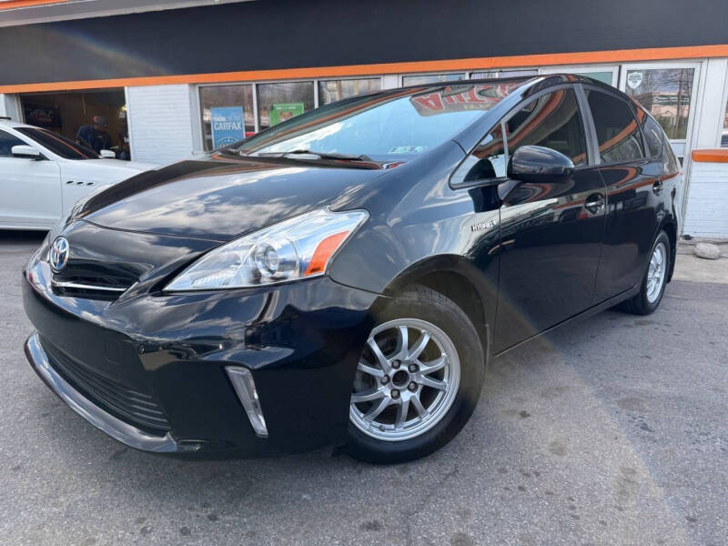 2012 Toyota Prius v Five