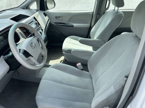 2013 Toyota Sienna L 7-Passenger