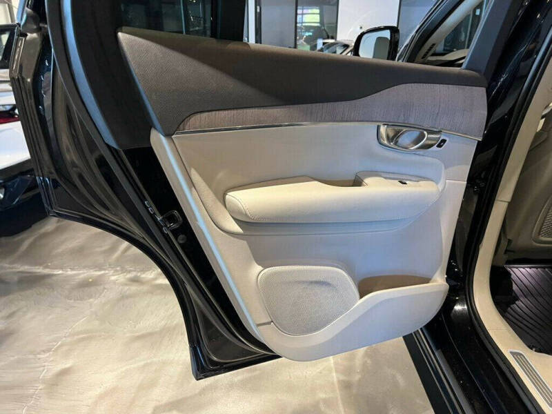 2023 Volvo XC90 B6 Plus Bright Theme 7P