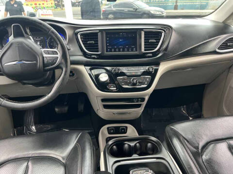 2020 Chrysler Pacifica Touring L