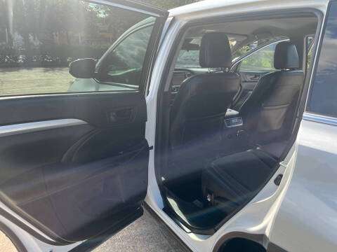 2017 Toyota Highlander LE Plus