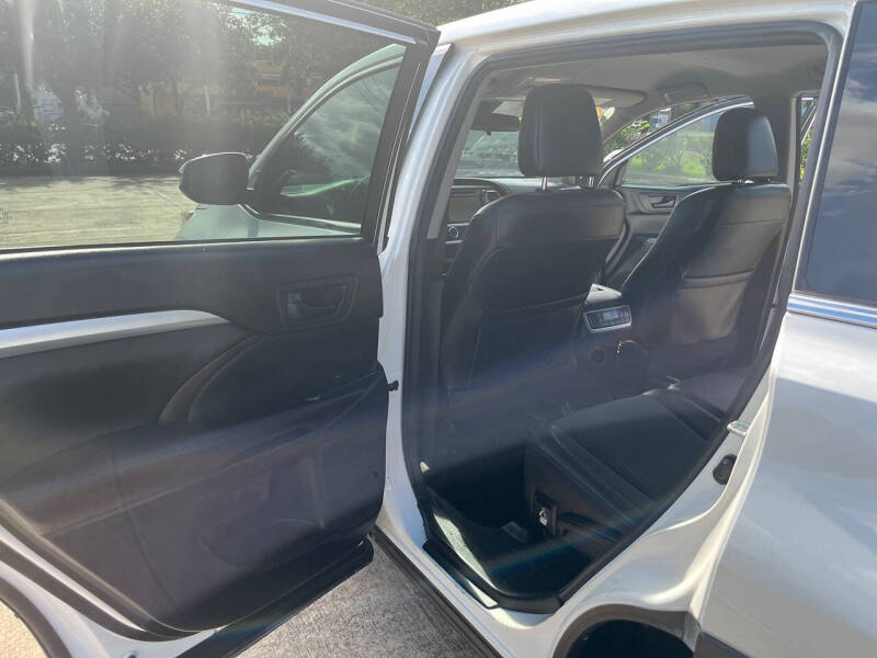 2017 Toyota Highlander LE Plus