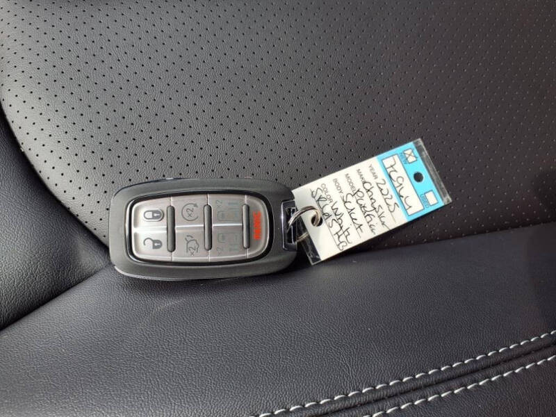 2025 Chrysler Pacifica Select