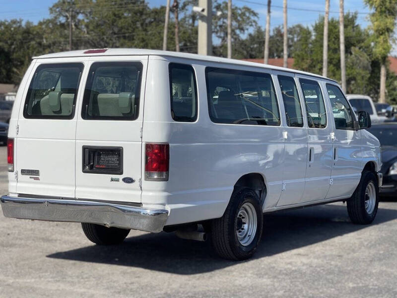 2011 Ford E-Series E-350 SD XLT