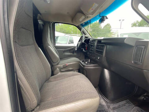 2023 Chevrolet Express 2500