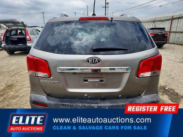 2011 Kia Sorento LX