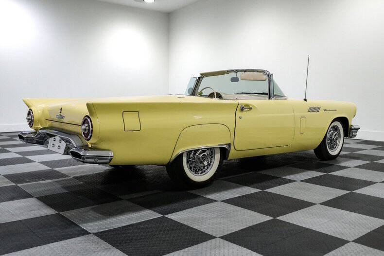 1957 Ford Thunderbird
