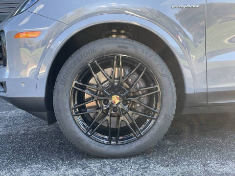 2024 Porsche Cayenne E-Hybrid