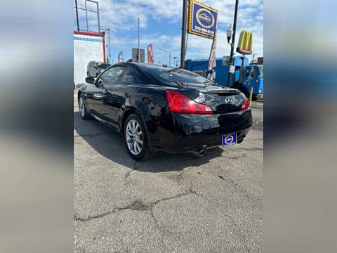 2011 Infiniti G37 Coupe x