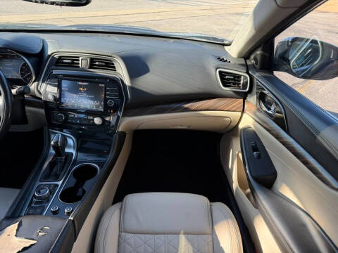 2017 Nissan Maxima Platinum