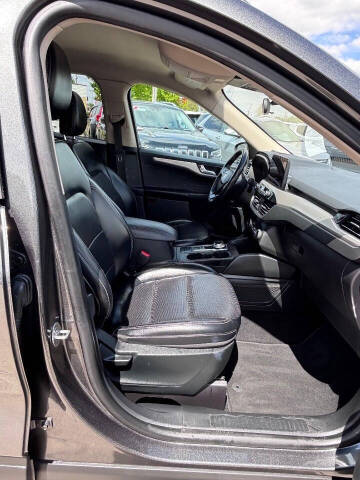 2020 Ford Escape SEL