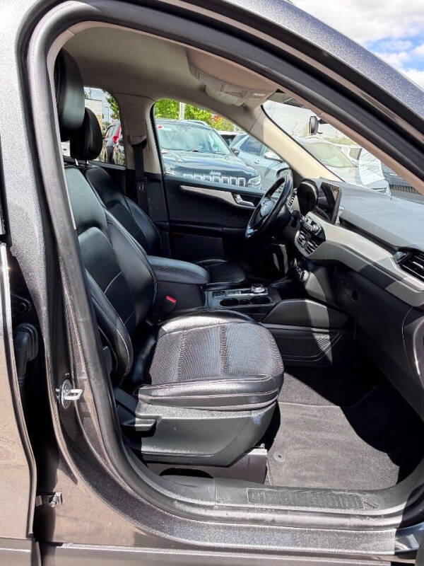 2020 Ford Escape SEL