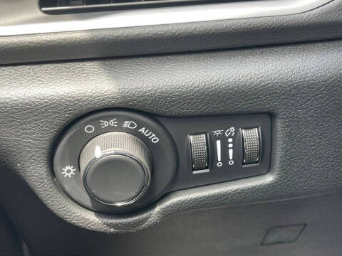 2027 Chrysler Pacifica LX