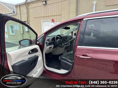 2017 Chrysler Pacifica Touring-L Plus