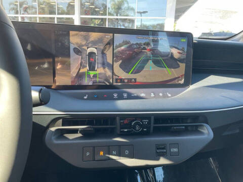 2026 Nissan LEAF Platinum+