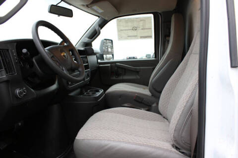 2025 Chevrolet Express 3500