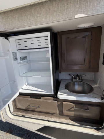 2022 Thor Motor Coach Hurricane 29M