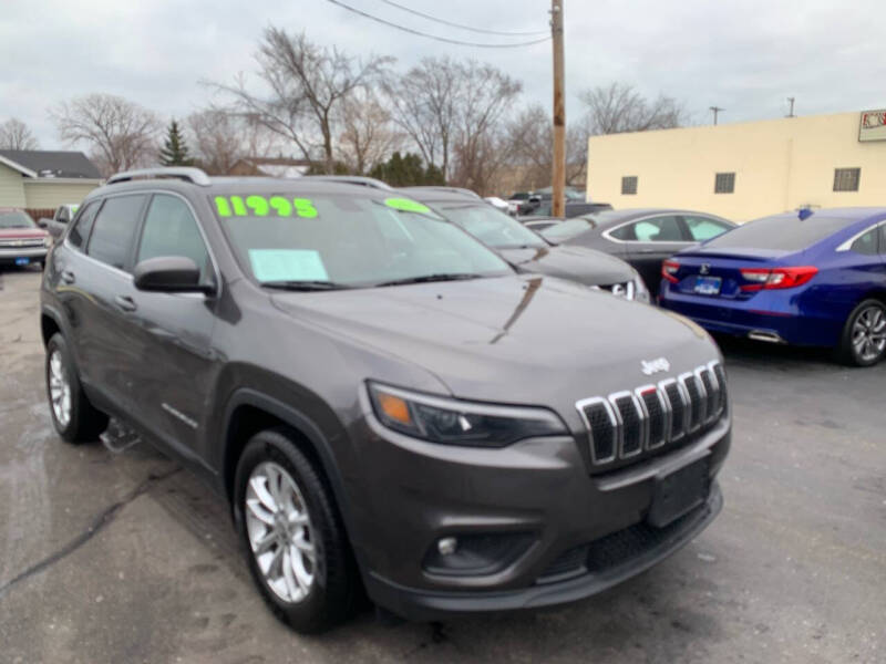 2019 Jeep Cherokee for sale at DISCOVER AUTO SALES in Racine WI