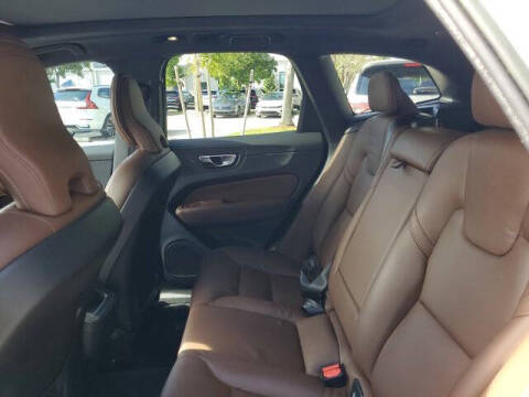 2023 Volvo XC60 B5 Plus Dark Theme