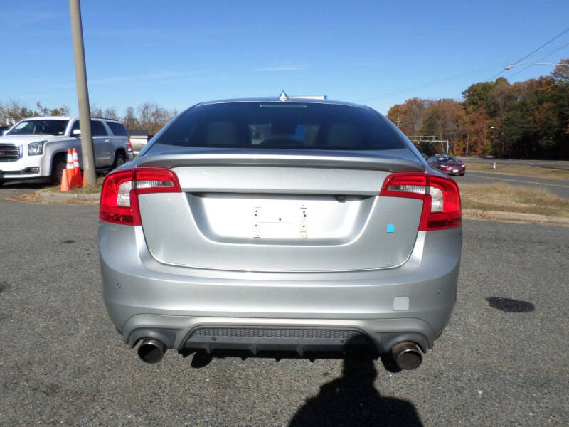 2014 Volvo S60 R-Design photo 7