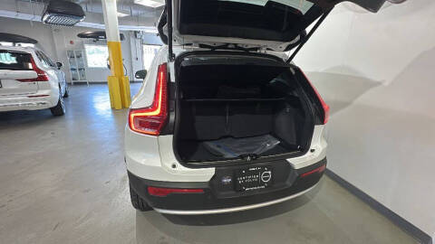 2023 Volvo XC40 B5 Plus Bright Theme