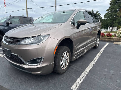 2017 Chrysler Pacifica Touring-L