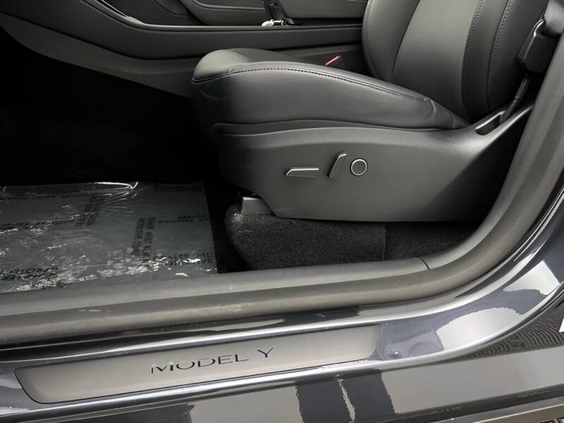 2025 Tesla Model Y Long Range