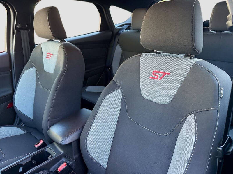 2017 Ford Focus ST