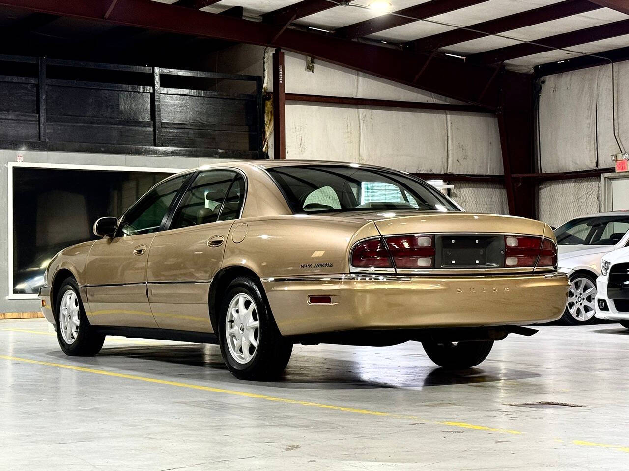 2000 Buick Park Avenue for sale at Carnival Car Company in Victoria, TX