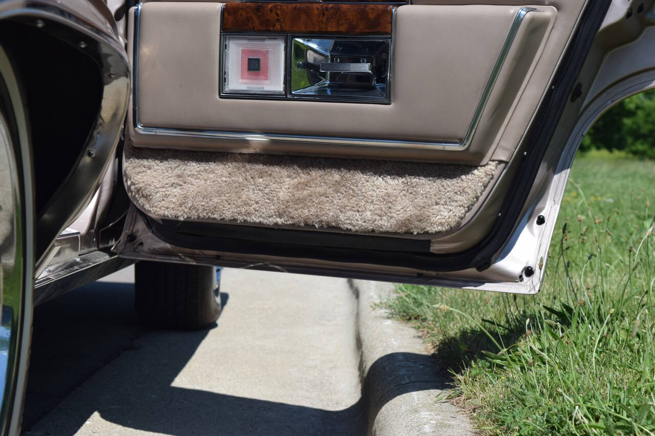 1991 Cadillac Brougham 149