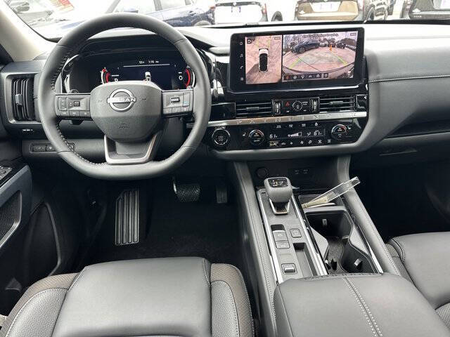 2026 Nissan Pathfinder SL