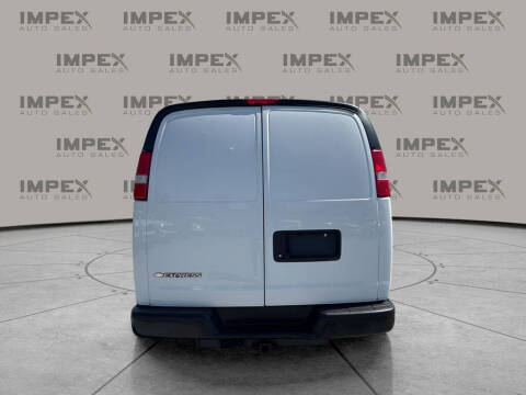 2023 Chevrolet Express 2500