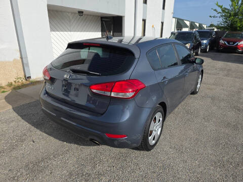 2016 Kia Forte5 LX